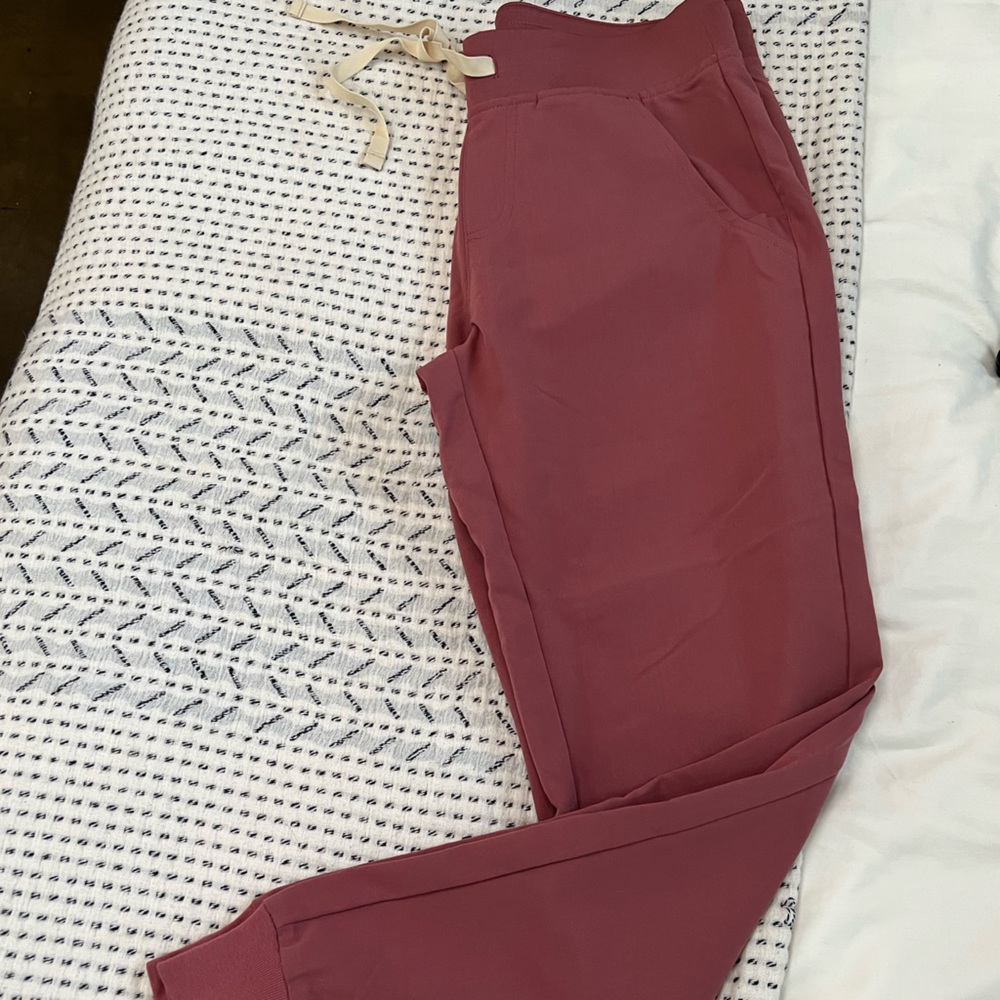 FIGS Mauve Zamora Jogger